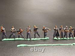 Handmade 1/72 WWII German Kriegsmarine Command Group, 14 Figures Officers Model