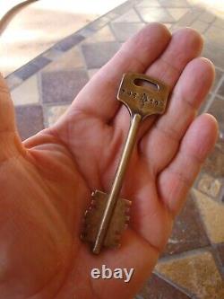 WW2 Navy German Reich Kriegsmarine Vault =Tresor barrel skeleton brass key