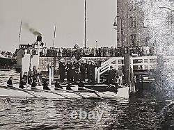 WW2 Original Photo German Navy VIP ADMIRAL Departing by Row Boat Kriegsmarine