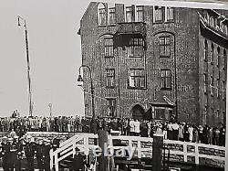 WW2 Original Photo German Navy VIP ADMIRAL Departing by Row Boat Kriegsmarine