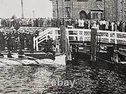 WW2 Original Photo German Navy VIP ADMIRAL Departing by Row Boat Kriegsmarine