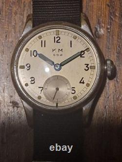 WWII German Kriegsmarine K. M. 592 Wristwatch Exceptional Dial, keeps excelle