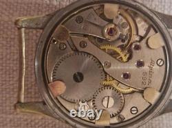 WWII German Kriegsmarine K. M. 592 Wristwatch Exceptional Dial, keeps excelle